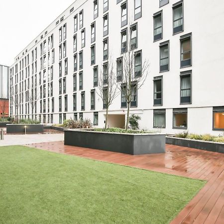 Sterling Court In Wembley Лондон Екстериор снимка