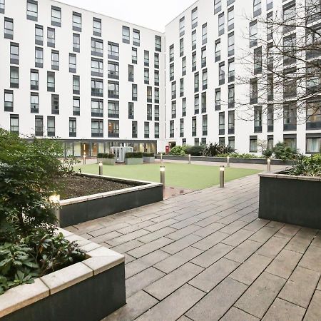 Sterling Court In Wembley Лондон Екстериор снимка