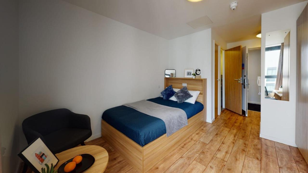 Sterling Court In Wembley Лондон Екстериор снимка