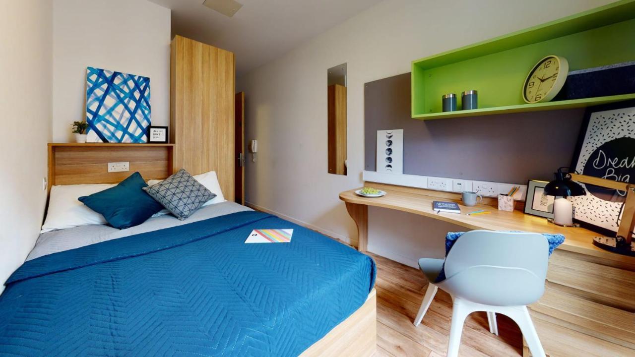Sterling Court In Wembley Лондон Екстериор снимка